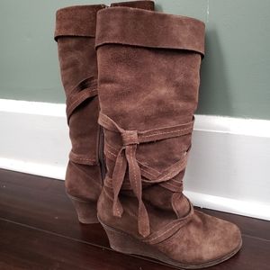 Suede boots